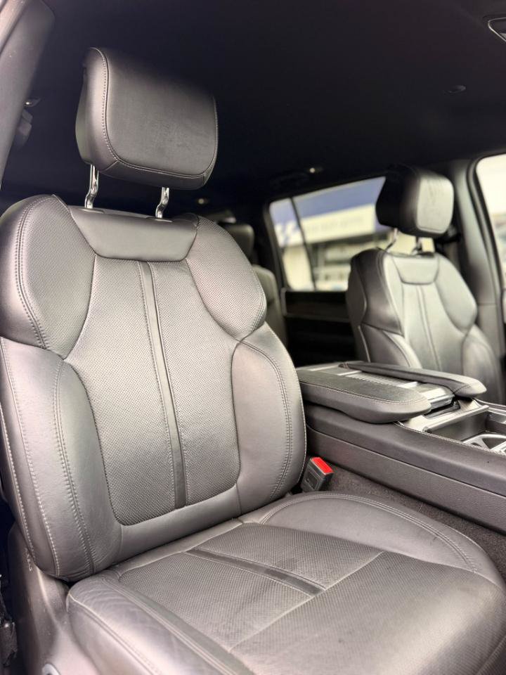 Used 2024 Jeep Wagoneer Series III AWD/4WD image 15