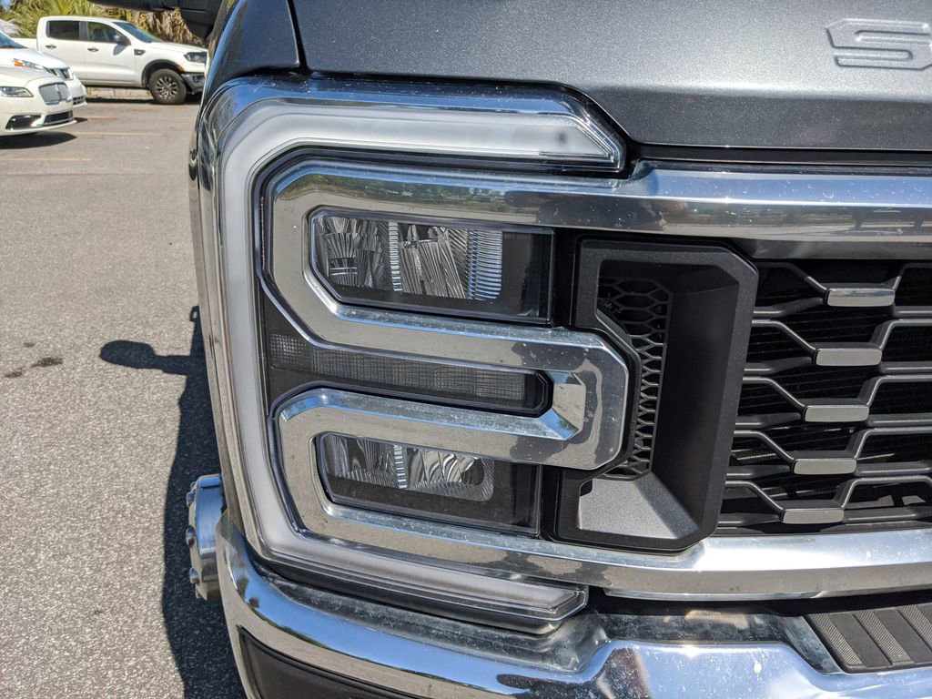 Used 2023 Ford F350 Lariat w/ Lariat Ultimate Package image 9