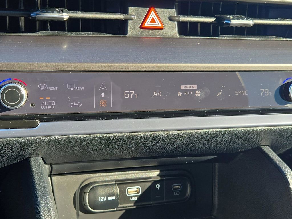 Certified 2025 Kia Sportage EX w/ Premium Package image 27