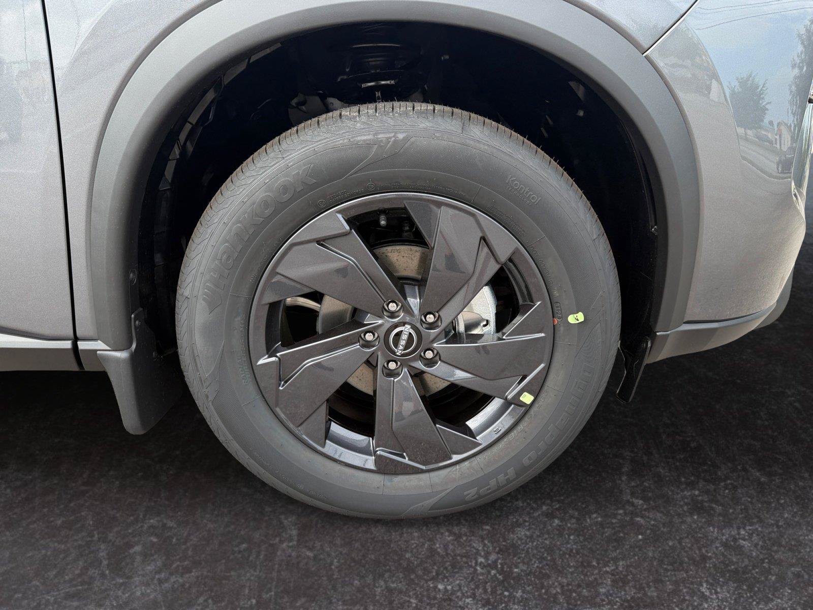 New 2026 Nissan Rogue SV AWD/4WD image 29