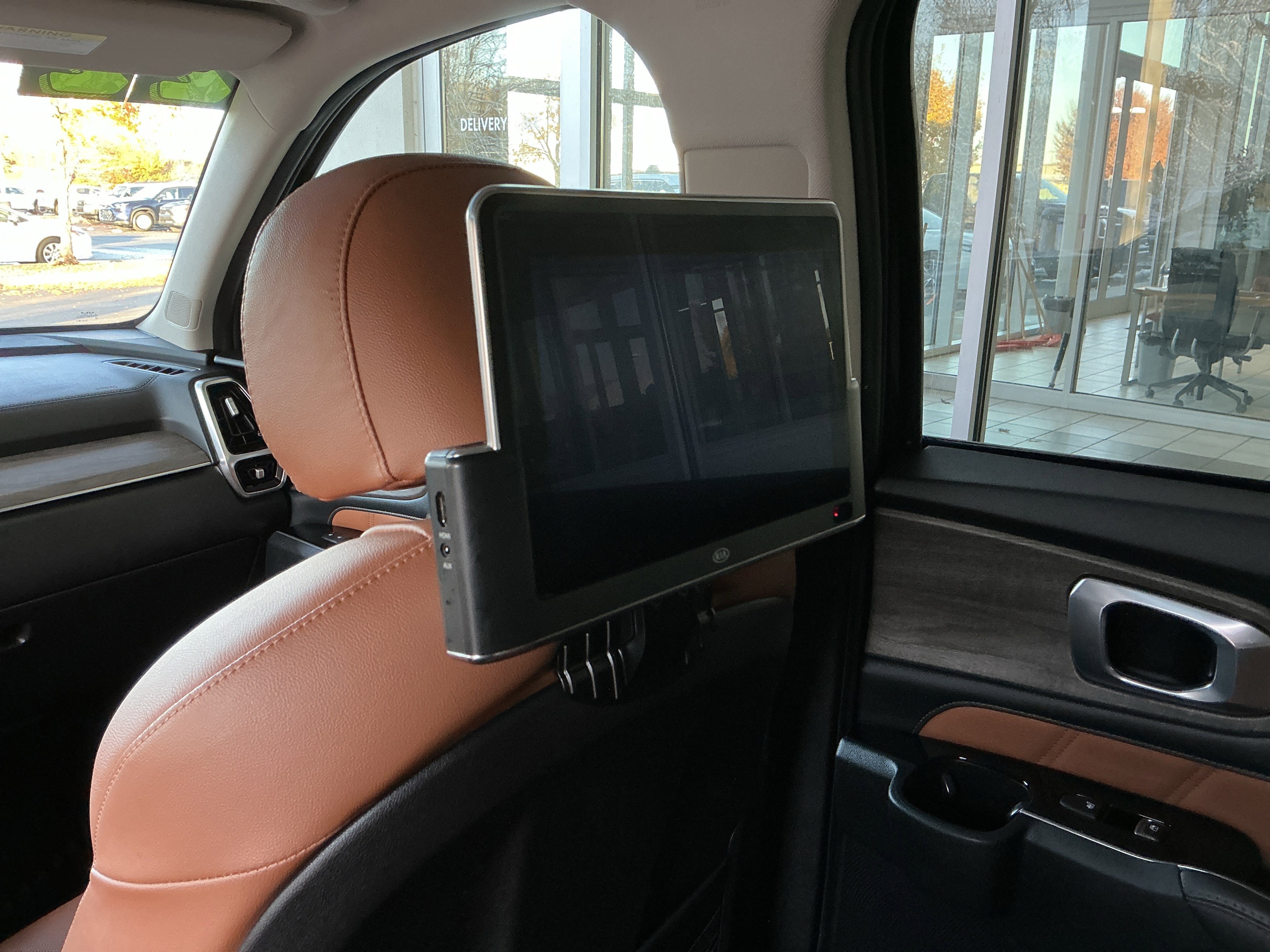 Used 2022 Kia Sorento SX Prestige w/ Rust Color Package image 30