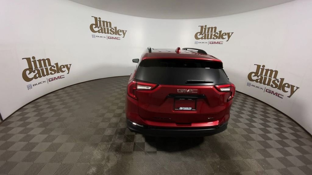 Used 2023 GMC Terrain SLE w/ Driver Convenience Package image 7