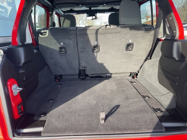 Used 2024 Jeep Wrangler Unlimited Rubicon w/ Dual Top Group image 12