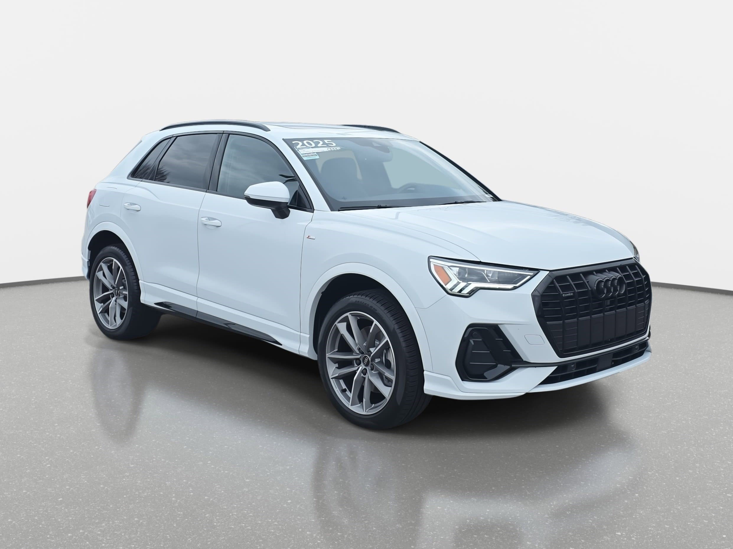 Certified 2025 Audi Q3 2.0T Premium w/ Convenience Package image 3
