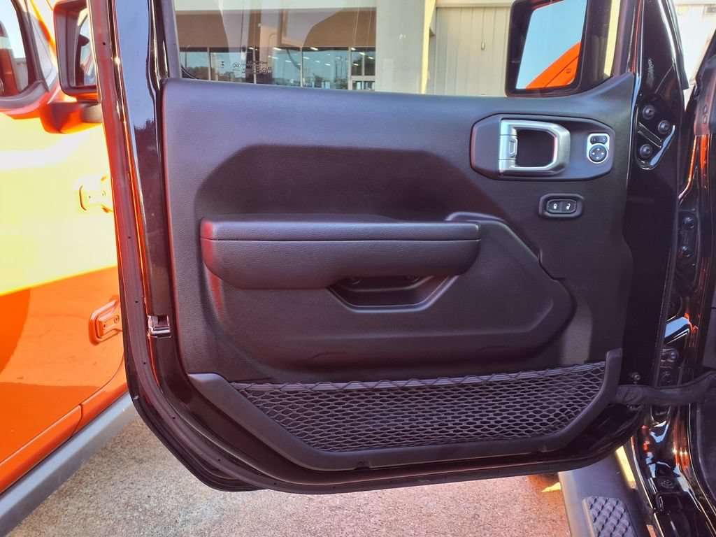 Used 2023 Jeep Gladiator Sport AWD/4WD image 16