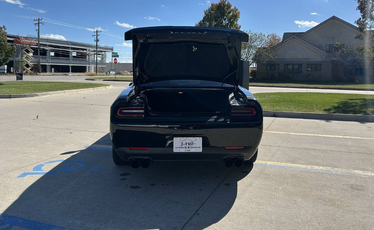 Used 2016 Dodge Challenger R/T image 8