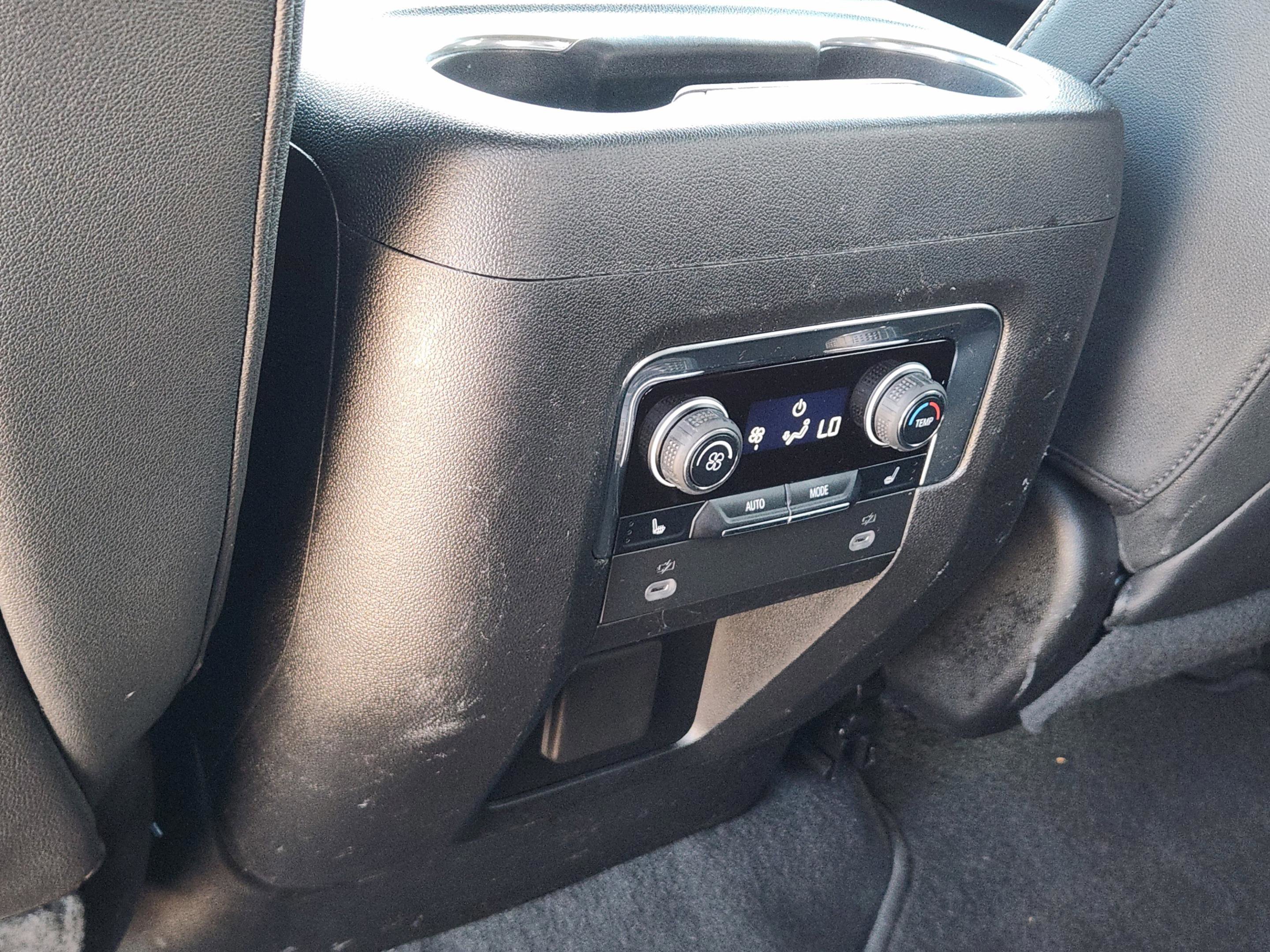 Used 2023 Chevrolet Tahoe Premier AWD/4WD image 34