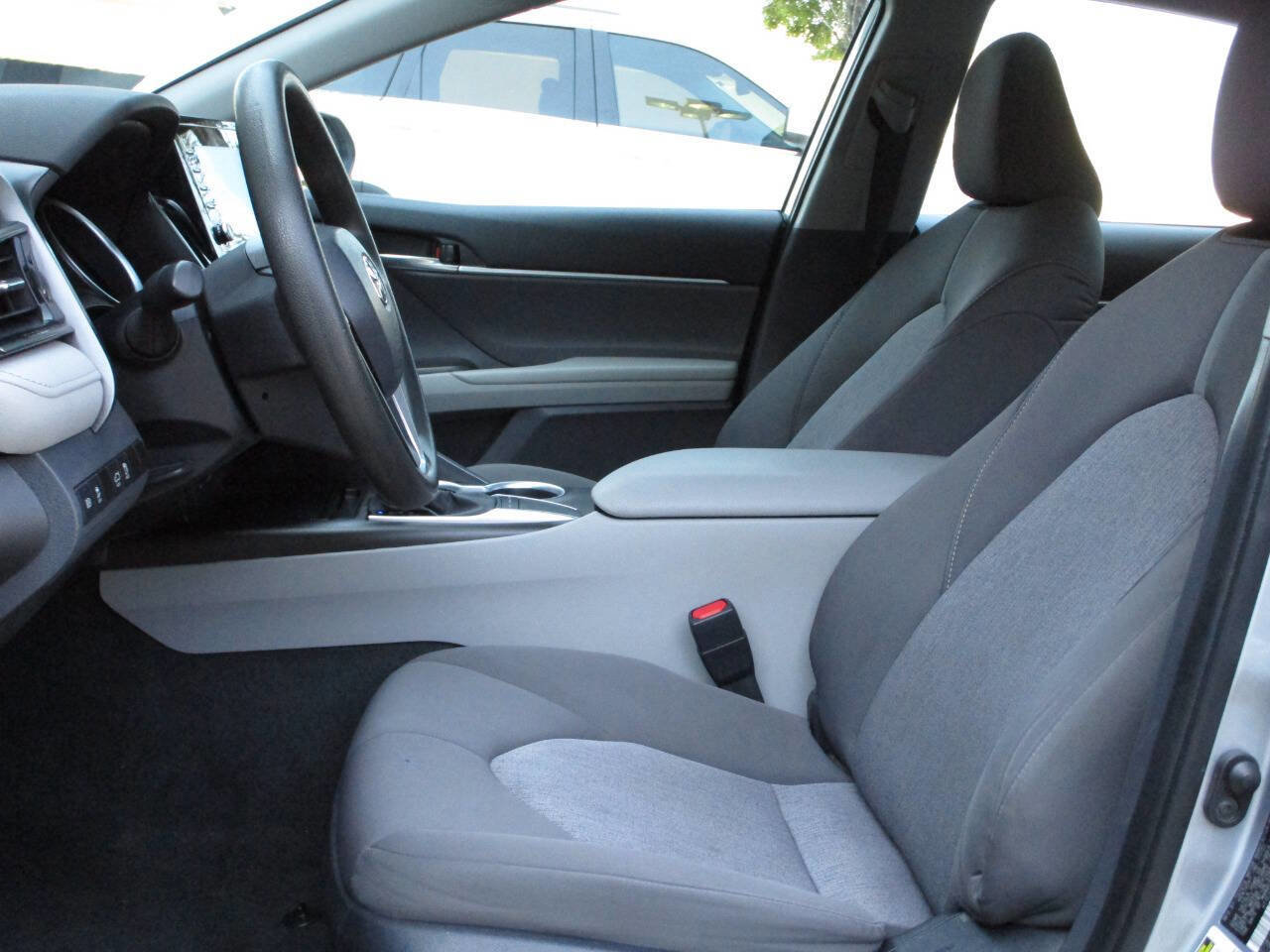 Used 2023 Toyota Camry LE FWD image 8