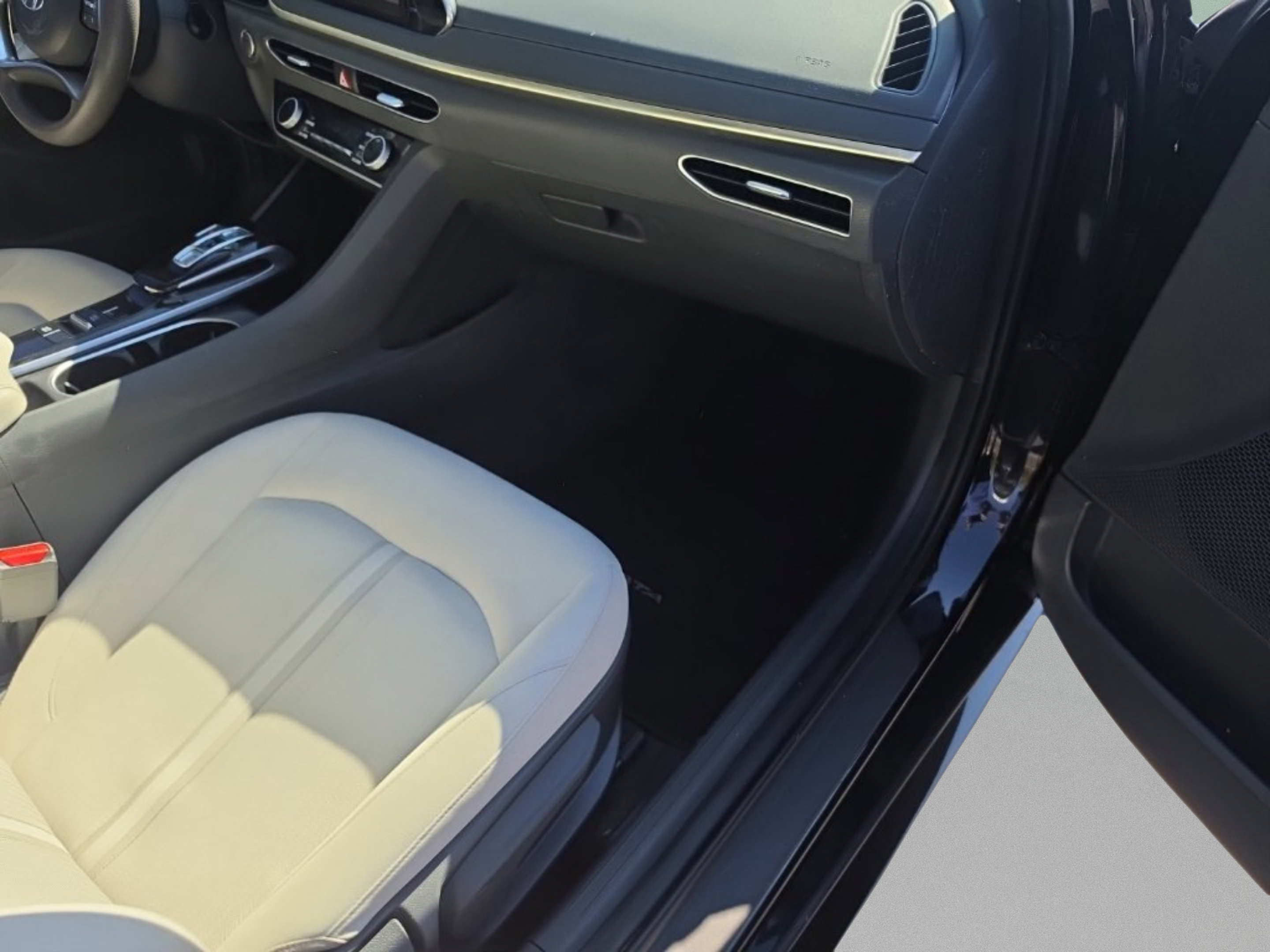 Used 2023 Hyundai Sonata SEL w/ Preferred Accessory Package FWD image 22
