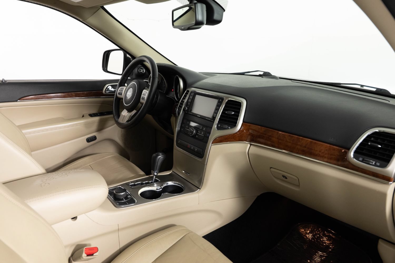 Used 2011 Jeep Grand Cherokee Limited AWD/4WD image 26