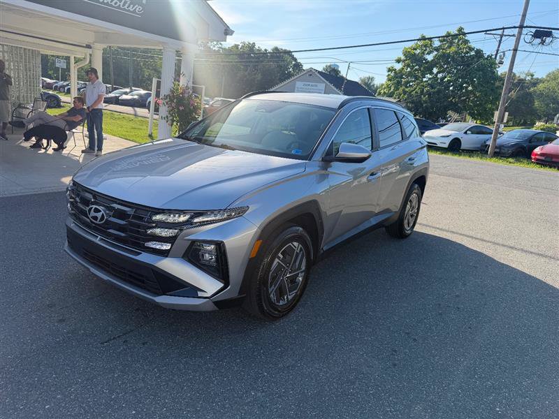 Used 2025 Hyundai Tucson Blue AWD/4WD image 4