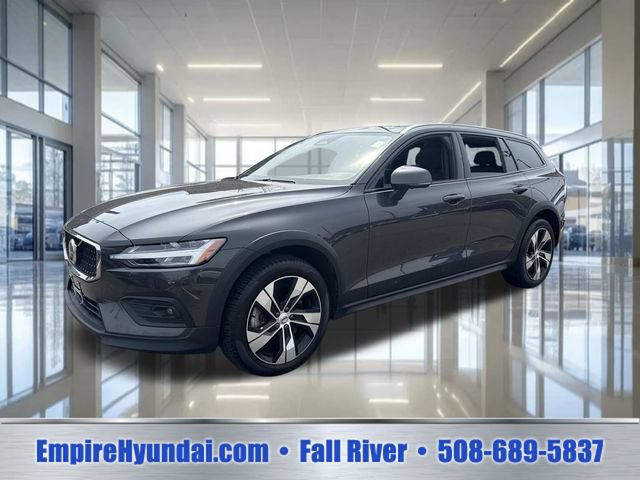 Used 2025 Volvo V60 B5 Cross Country Plus