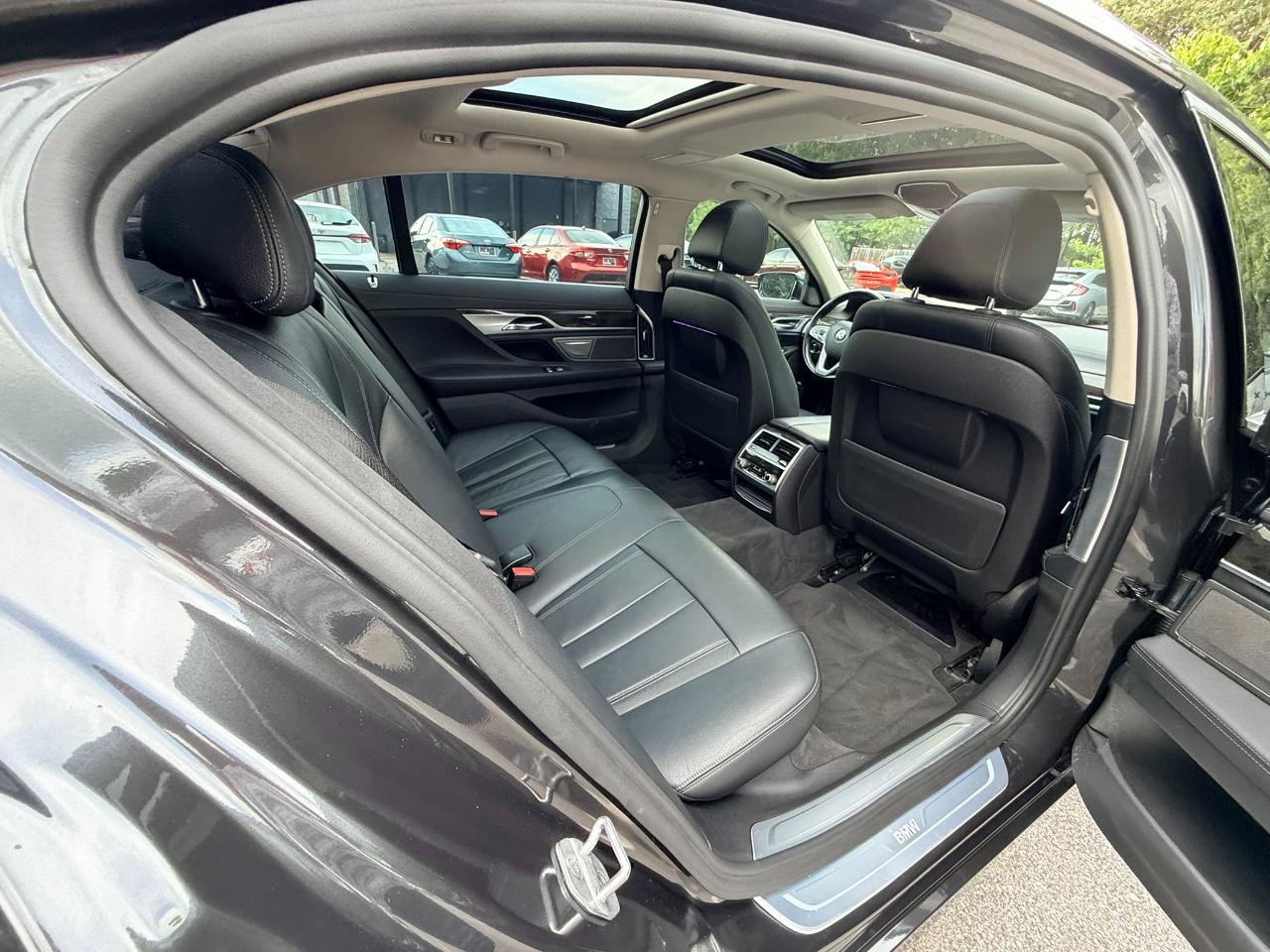 Used 2018 BMW 740i xDrive AWD/4WD image 12