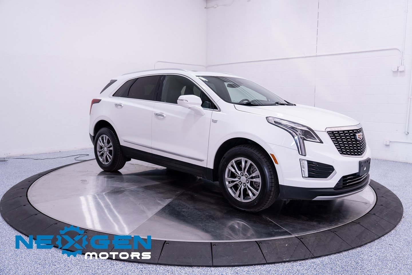 Used 2021 Cadillac XT5 Premium Luxury image 1