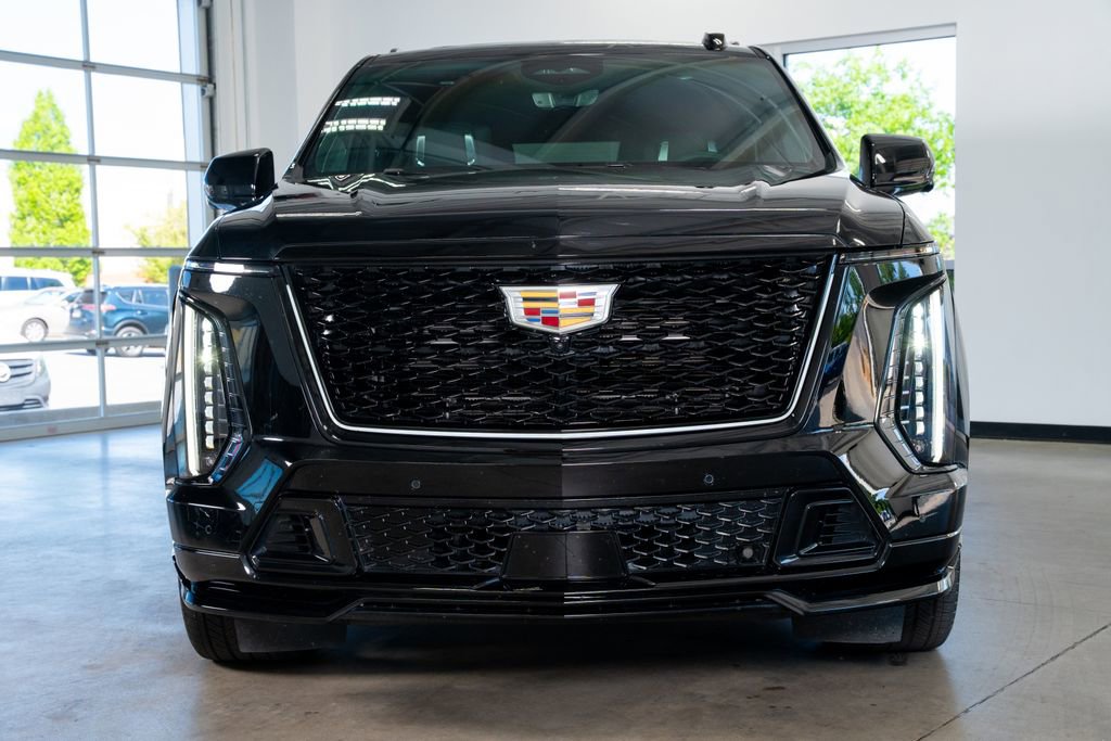 Used 2025 Cadillac Escalade V image 4