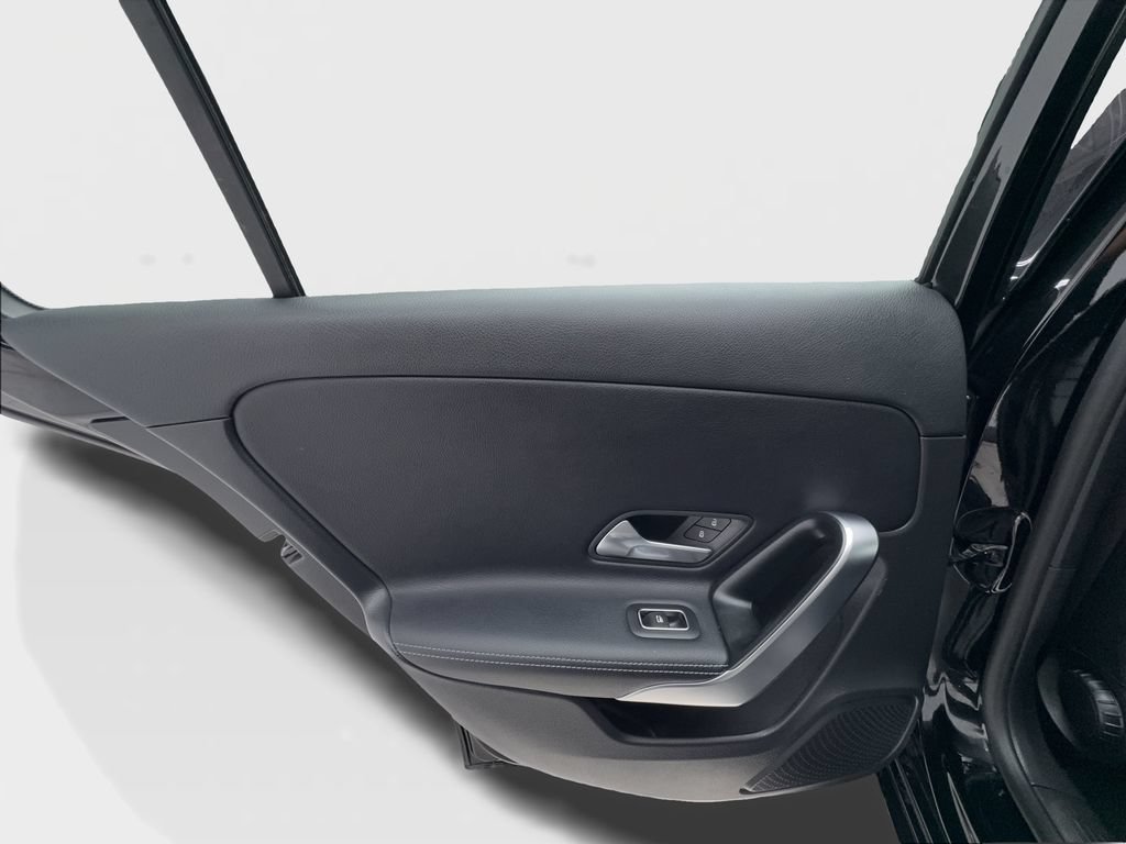 Used 2022 Mercedes-Benz A 220 image 23
