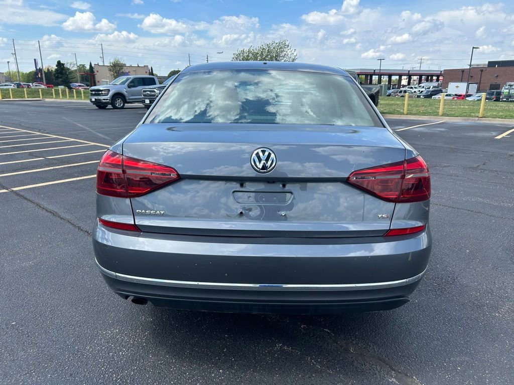 Used 2018 Volkswagen Passat 2.0T S FWD image 8