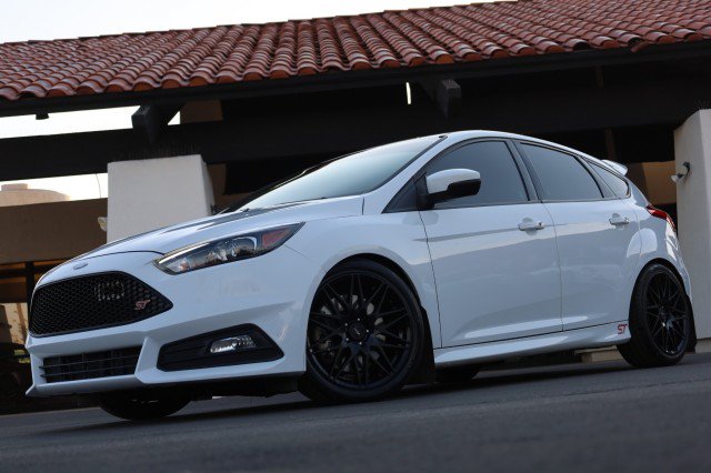 Used 2017 Ford Focus ST w/ Equipment Group 401A FWD image 56