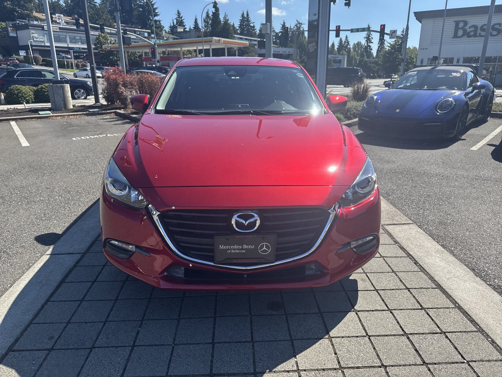 Used 2018 MAZDA MAZDA3 Touring FWD image 2