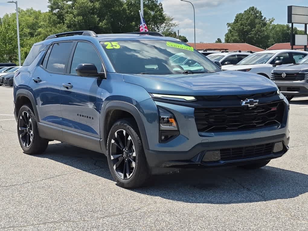 Used 2025 Chevrolet Equinox RS w/ Safety and Technology Package AWD/4WD image 2