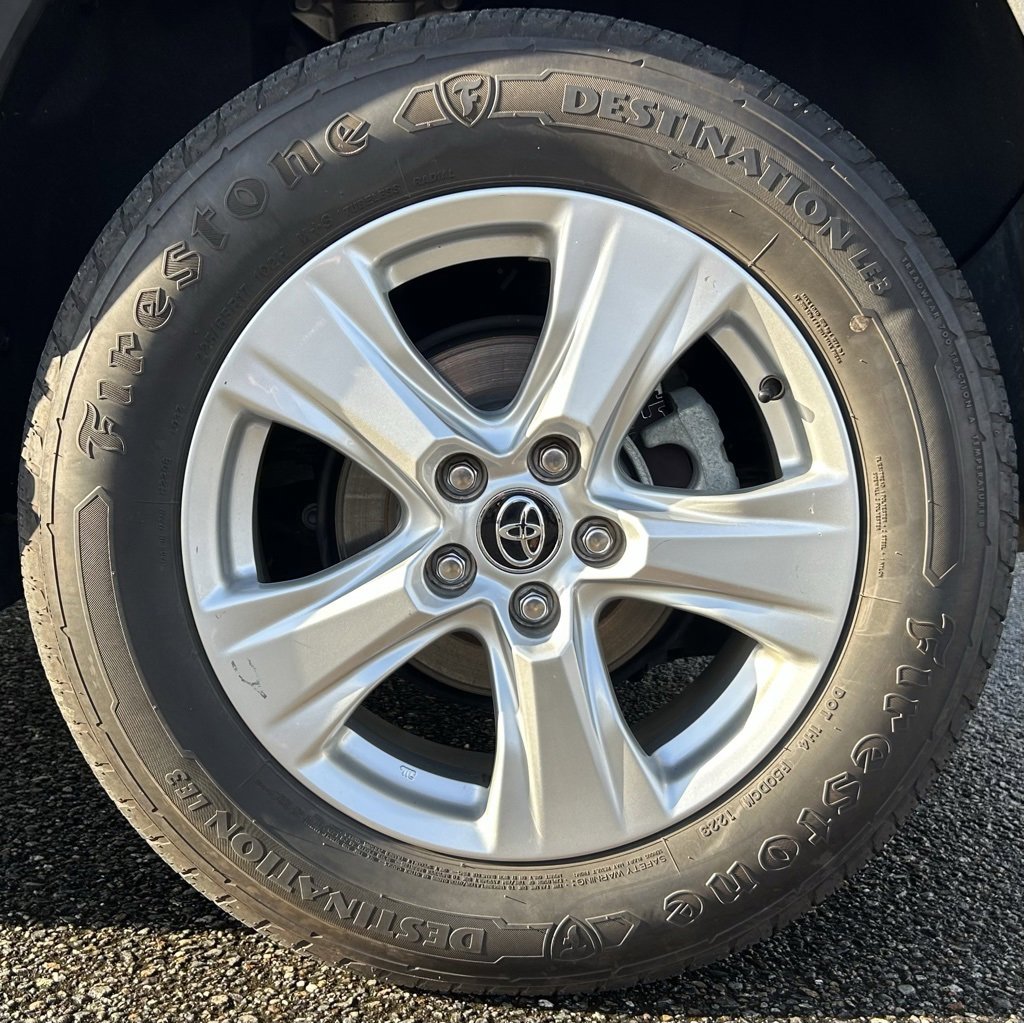 Certified 2020 Toyota RAV4 XLE image 27