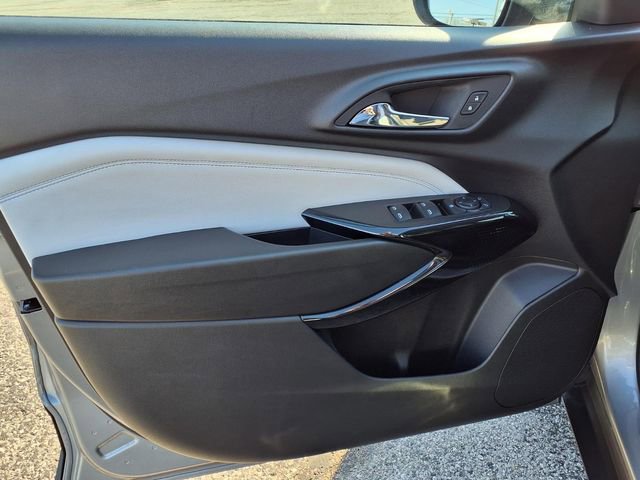 Used 2025 Chevrolet Trax LT w/ LT Convenience Package FWD image 54