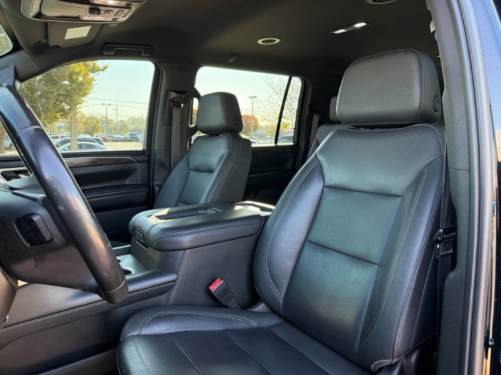 Used 2021 Chevrolet Suburban LT AWD/4WD image 15