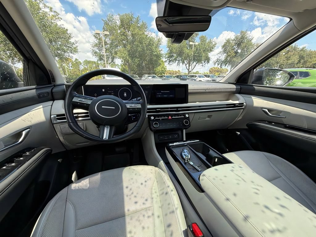 Used 2025 Hyundai Tucson Limited AWD/4WD image 19