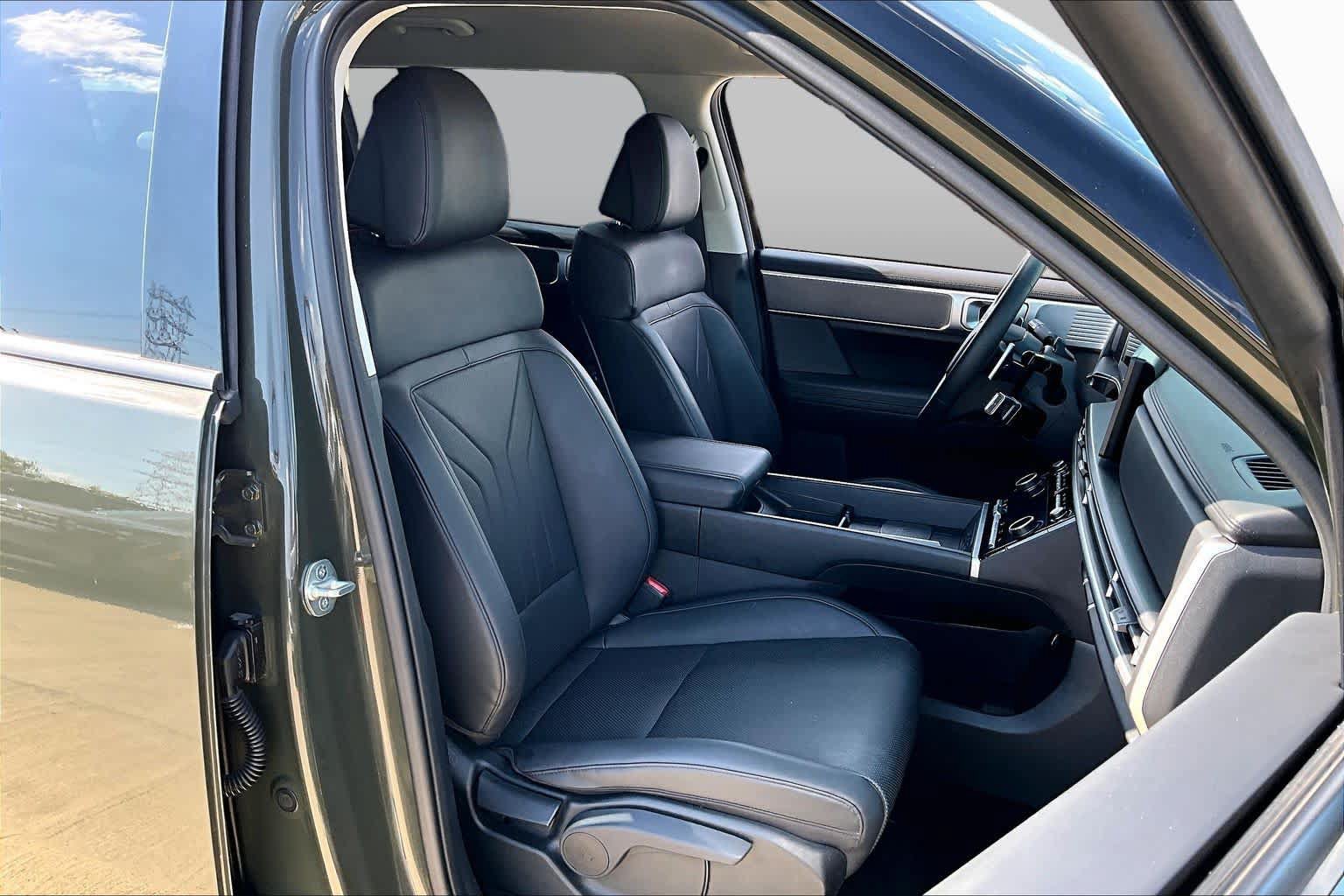 Certified 2024 Hyundai Santa Fe SEL FWD image 9