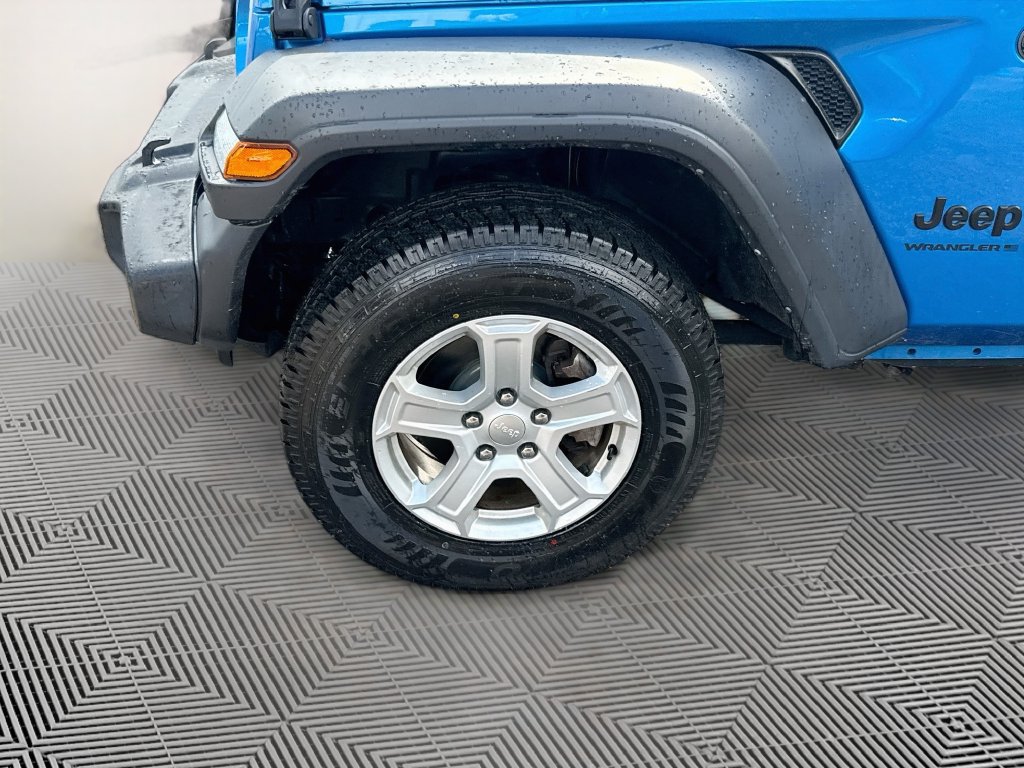 Certified 2023 Jeep Wrangler Unlimited Sport w/ Sun And Sound Package AWD/4WD image 32