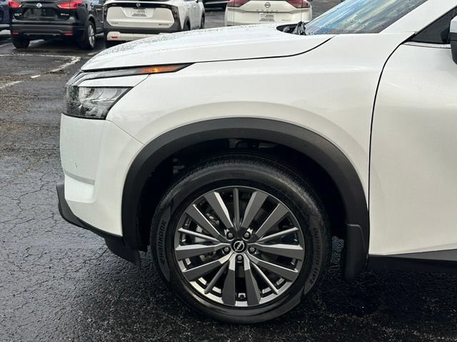 Used 2025 Nissan Pathfinder SL w/ SL Premium Package AWD/4WD image 7