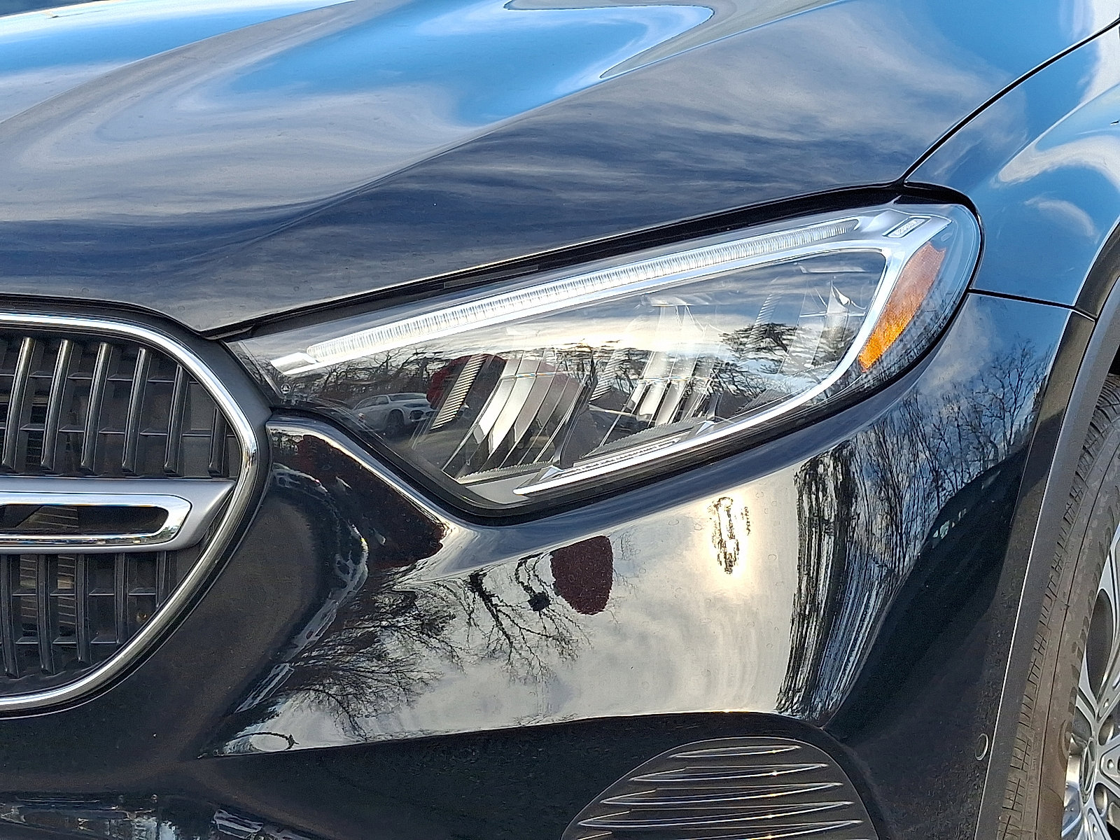 Certified 2025 Mercedes-Benz GLC 300 4MATIC image 8