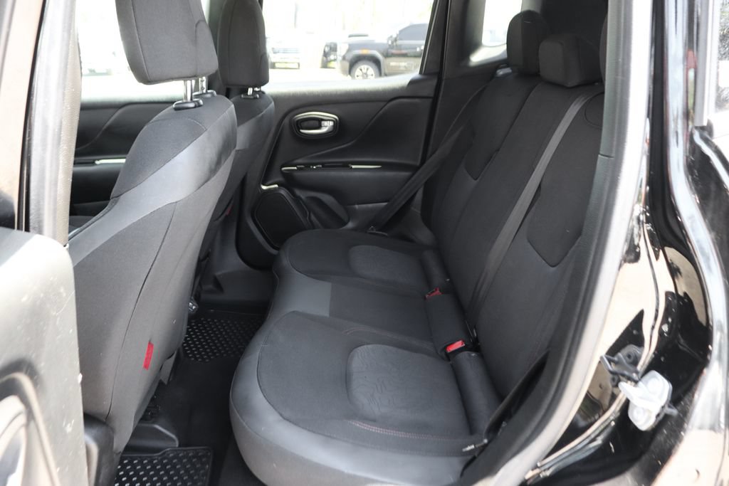 Used 2023 Jeep Renegade Trailhawk AWD/4WD image 29