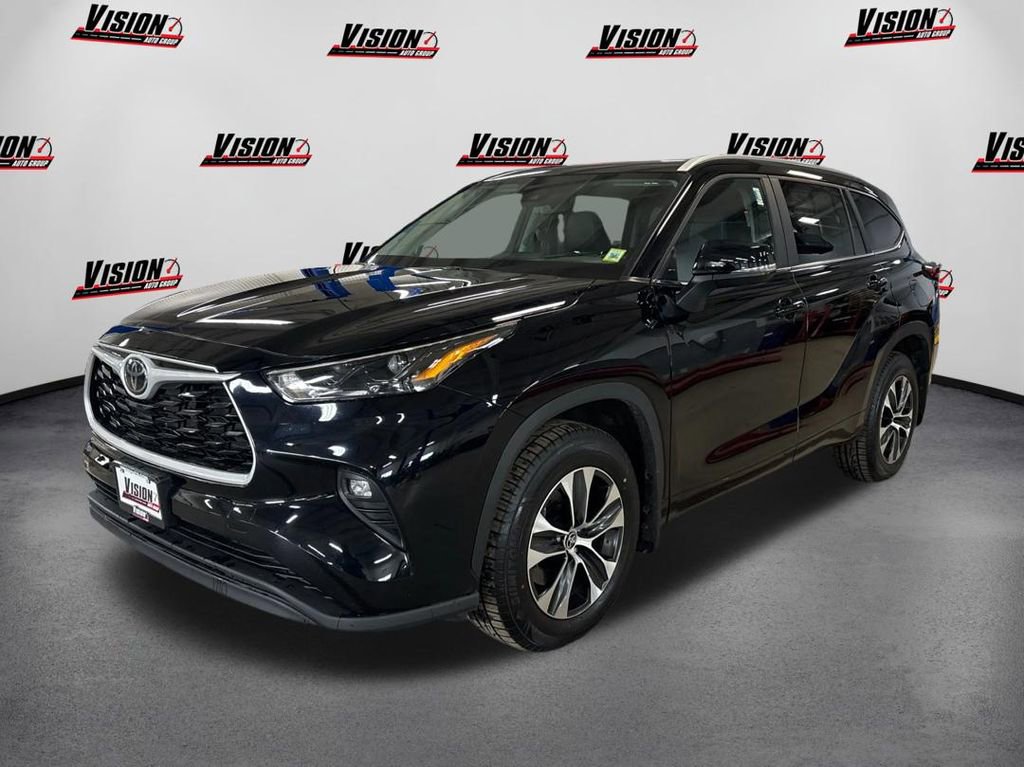 Used 2023 Toyota Highlander XLE