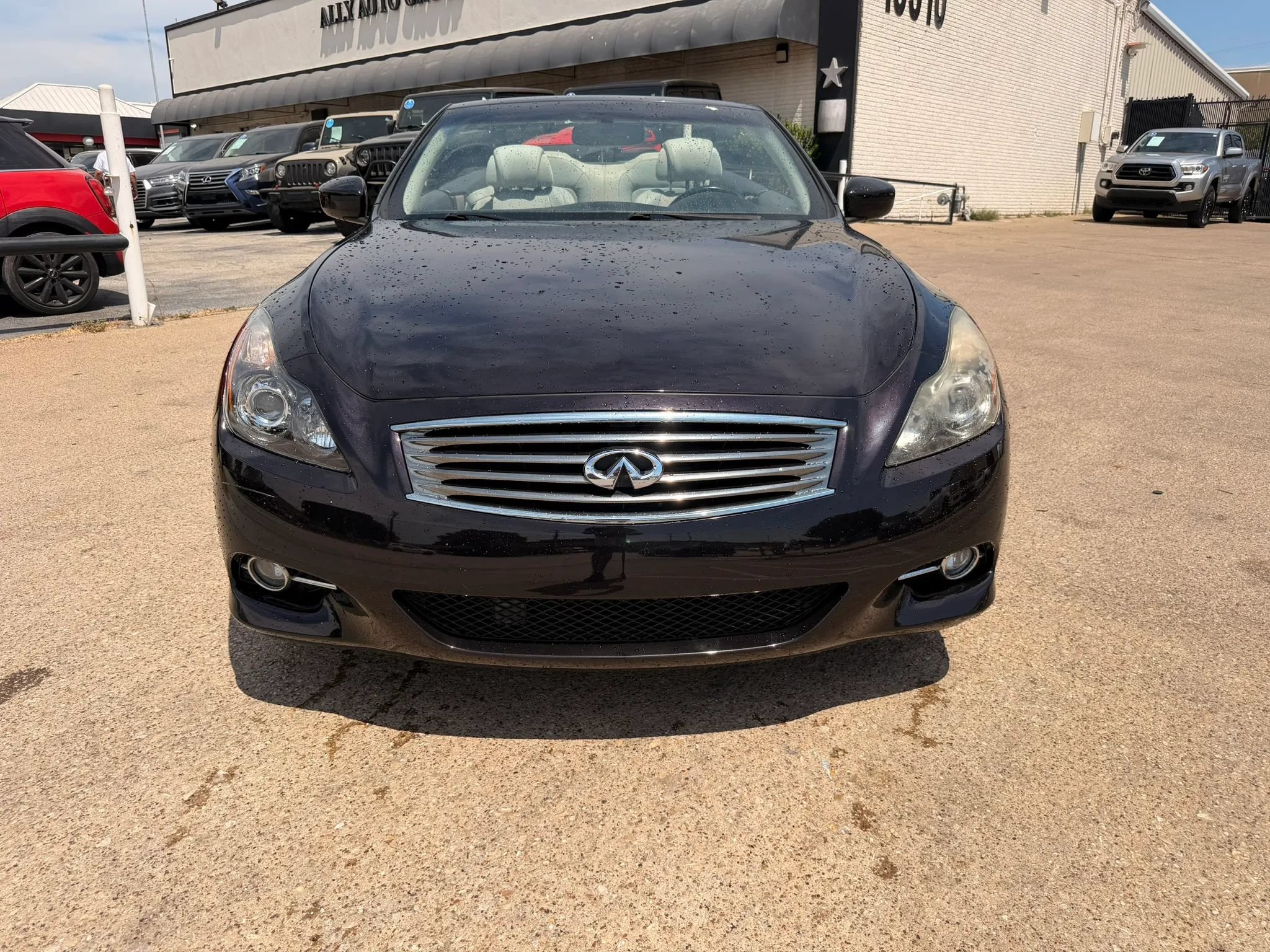 Used 2014 INFINITI Q60 Convertible w/ Premium Package RWD image 8
