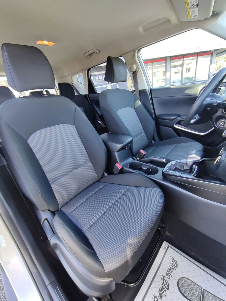 Used 2022 Kia Soul LX image 13