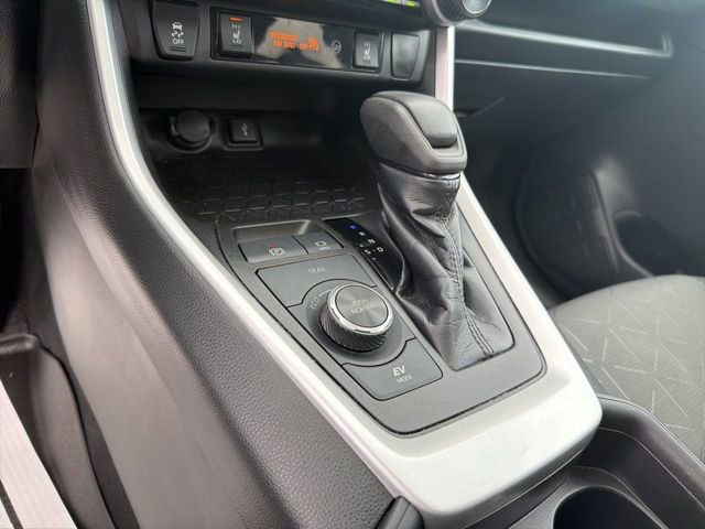Used 2021 Toyota RAV4 XLE w/ Convenience Package image 29