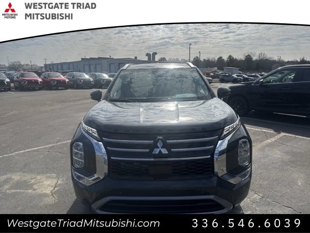 New 2026 Mitsubishi Outlander SEL FWD image 2