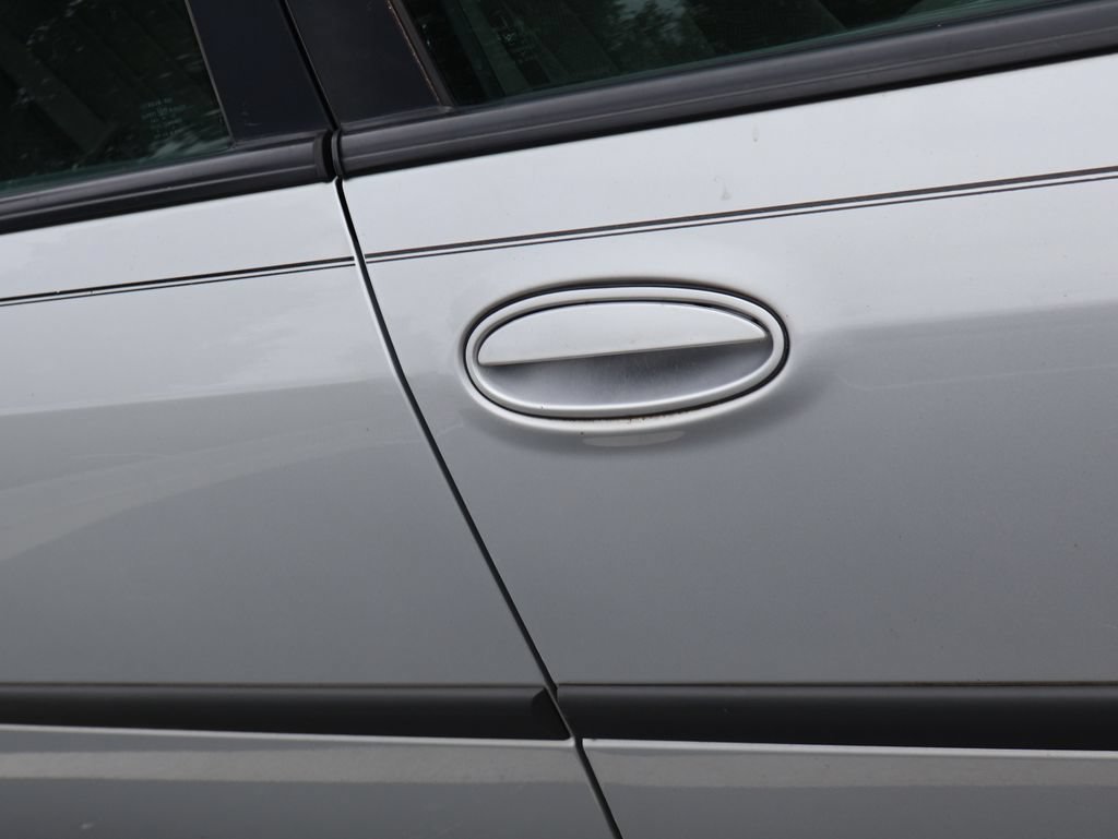 Used 2003 Chevrolet Impala FWD image 8