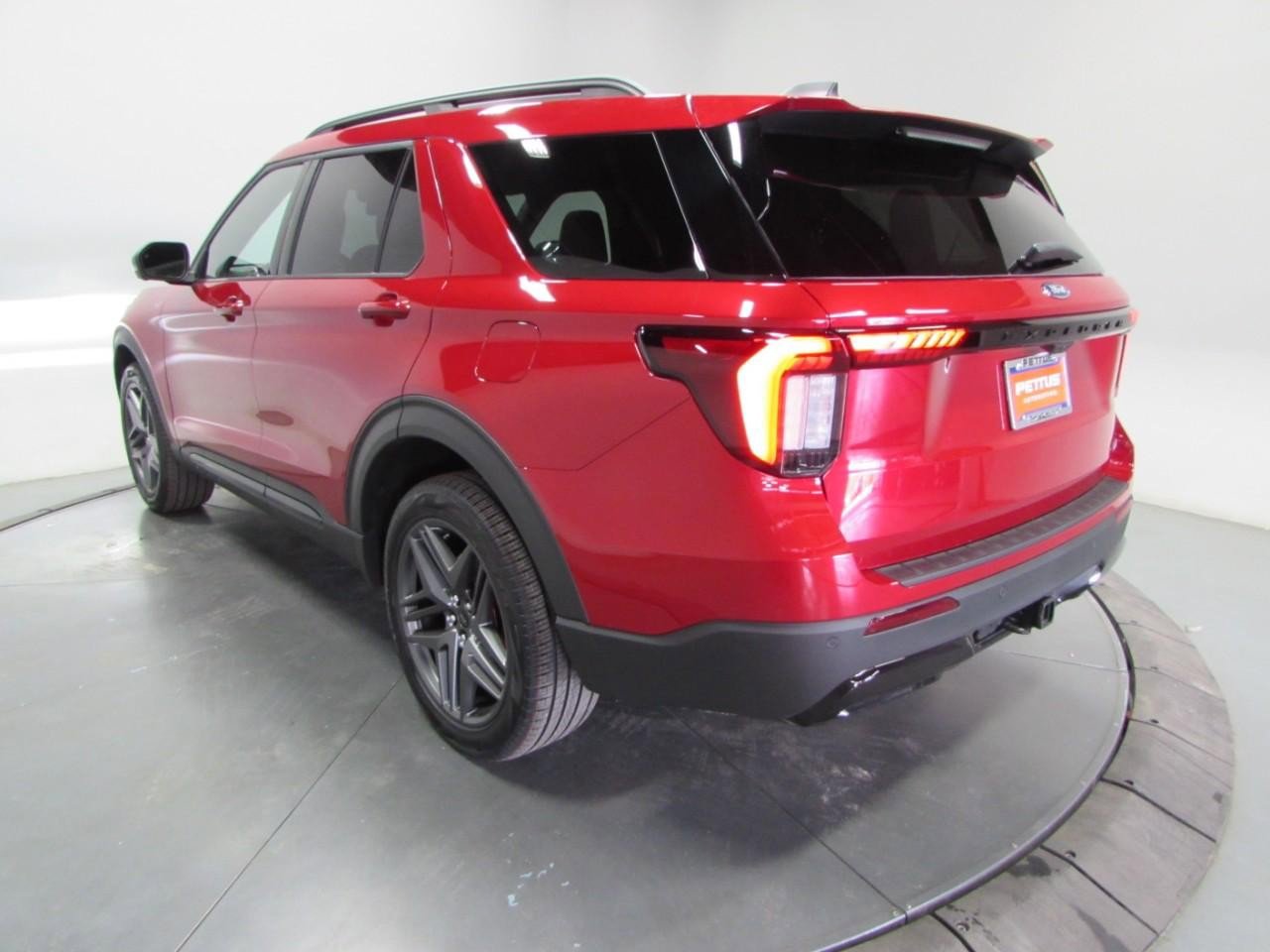 New 2026 Ford Explorer ST-Line w/ ST-Line Street Pack AWD/4WD image 6