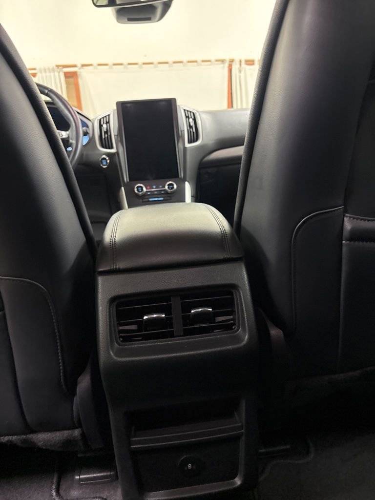 Used 2024 Ford Edge SEL AWD/4WD image 18