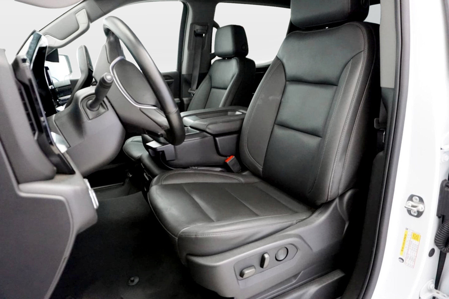 Used 2026 GMC Sierra 1500 SLT AWD/4WD image 15
