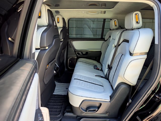 Used 2023 Rivian R1S Launch Edition Quad AWD/4WD image 26