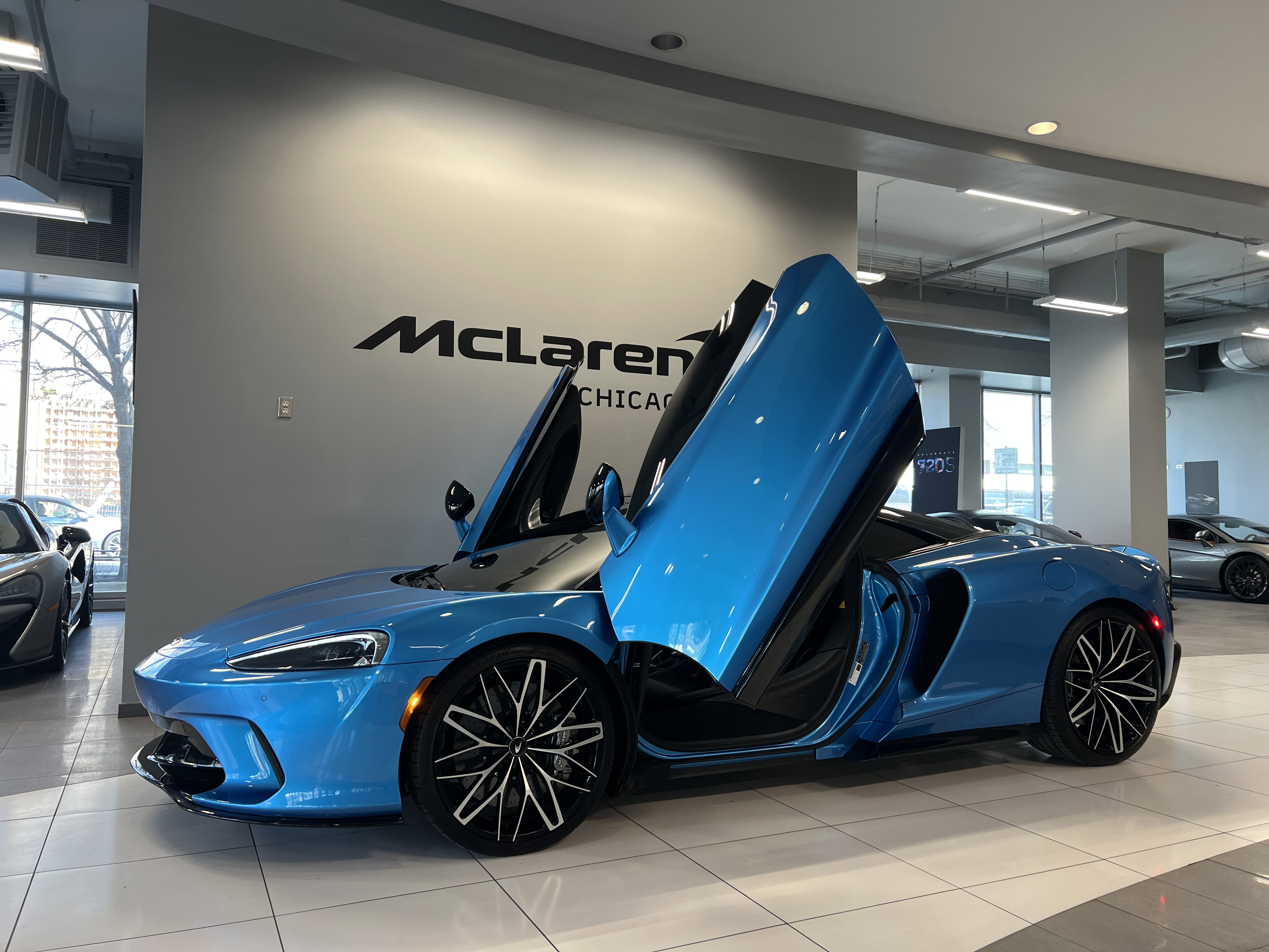 Used 2022 McLaren GT image 17