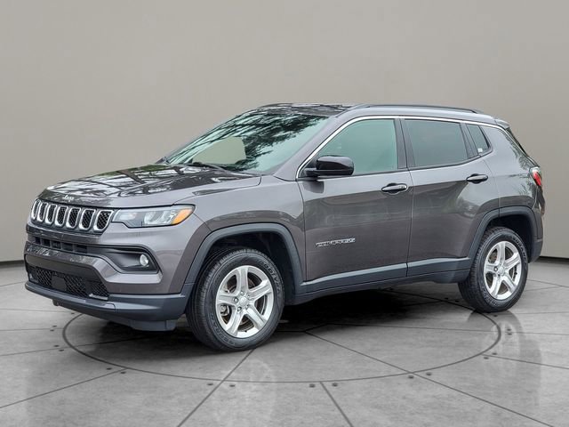 Certified 2023 Jeep Compass Latitude w/ Convenience Group AWD/4WD image 3