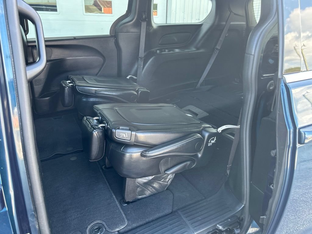 Used 2025 Chrysler Pacifica Select FWD image 38