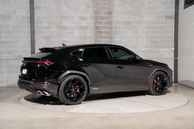 Used 2023 Lamborghini Urus Performante image 3