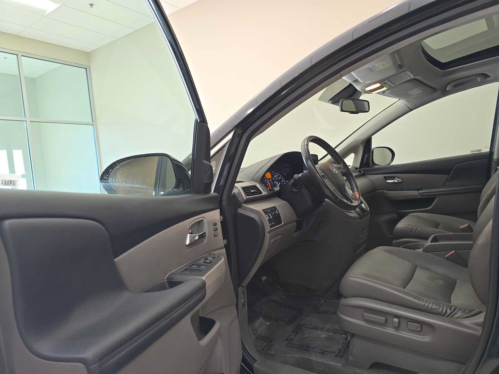 Used 2014 Honda Odyssey Touring image 23