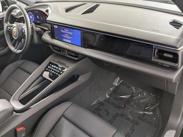 New 2026 Porsche Macan Electric image 25