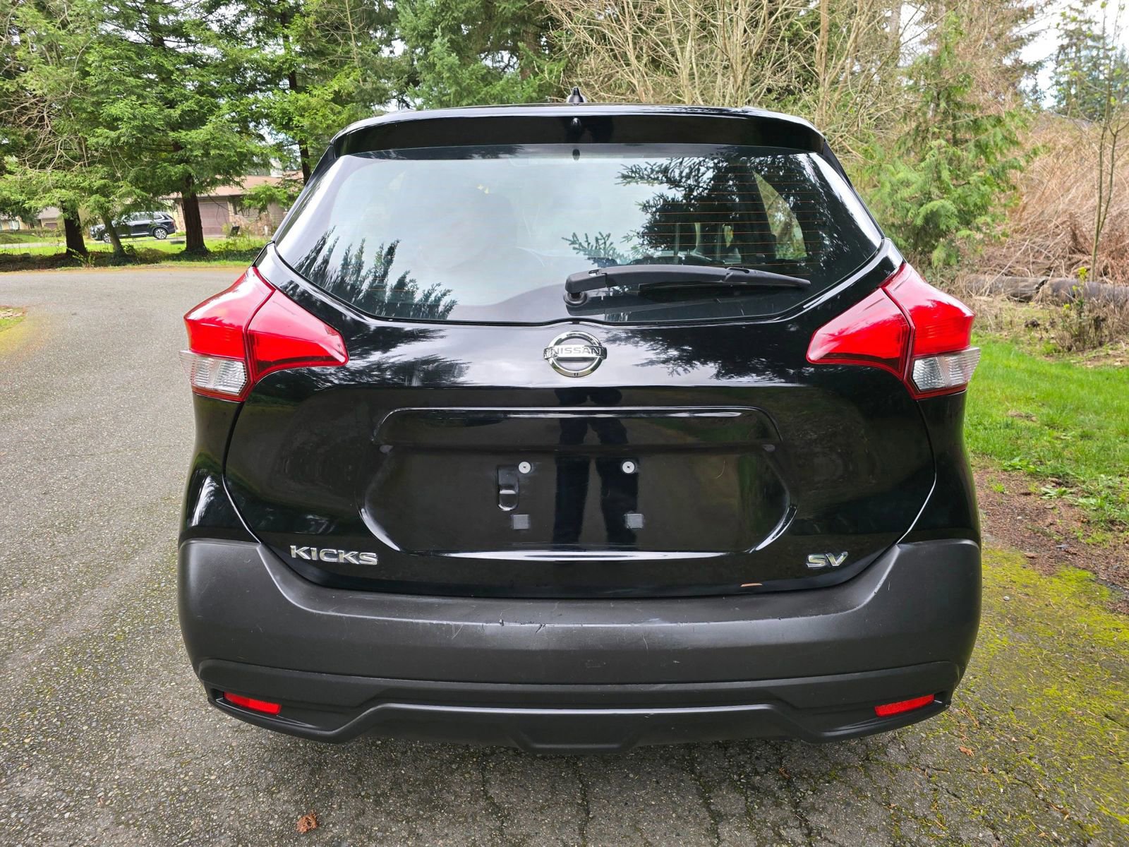 Used 2019 Nissan Kicks SV image 4